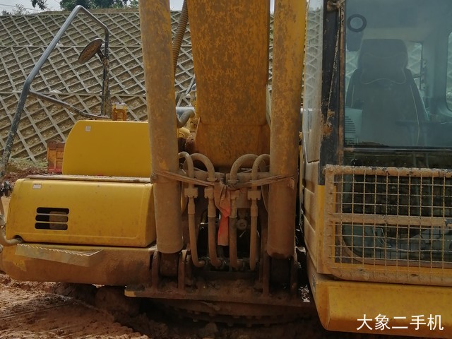 小松 PC210LC-8M0 挖掘机
